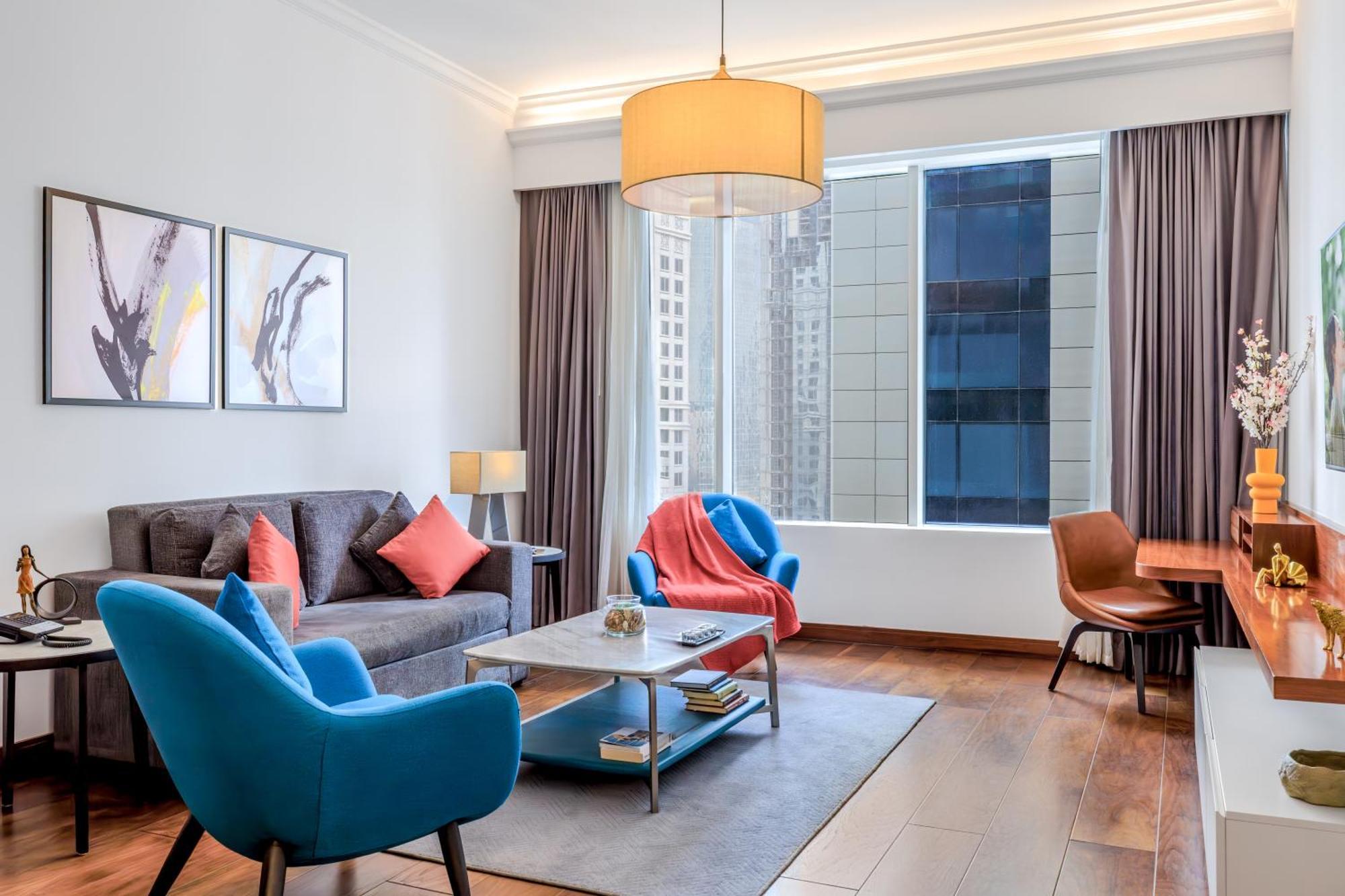Somerset West Bay Ad Dawhah Esterno foto Living room